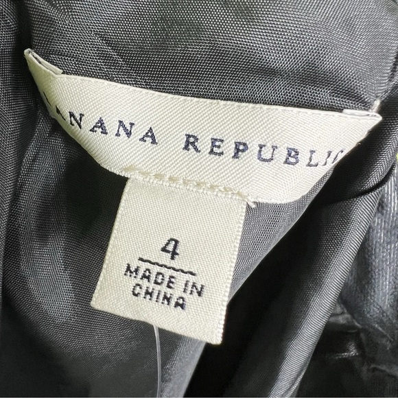 Banana Republic silver silk metallic skirt size 4 NWT - Picture 5 of 6